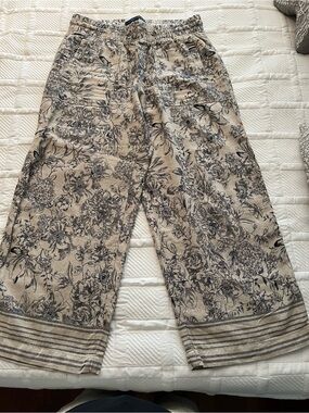 Tommy Hilfiger Navy Print on Cream Elastic-Waist Crop Pants